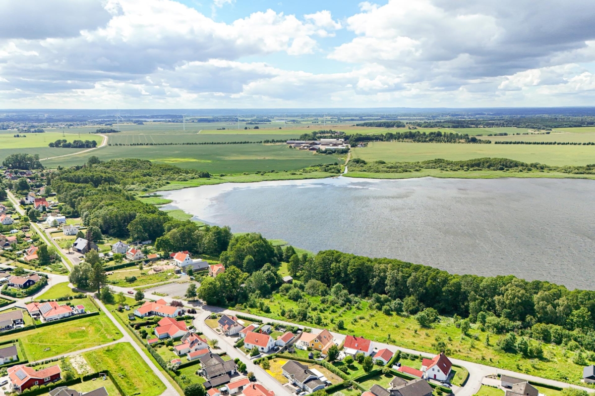 BALSBY BACKE – SJÖNÄRA OCH BYGGKLARA TOMTER! 